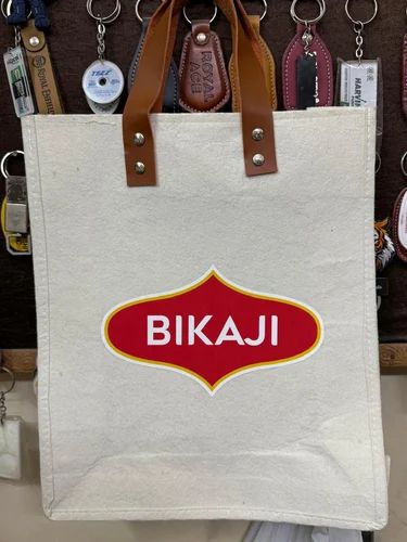 Customized felt bag