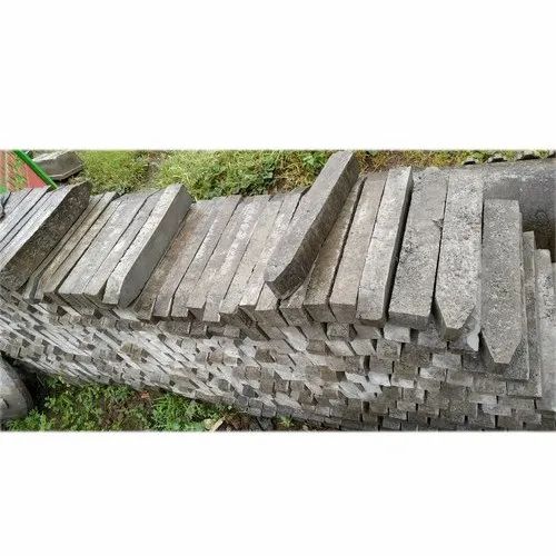 Concrete Rectangular Cement Fencing Pole, Thickness: 3-4 Inch