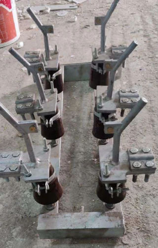 Square Three Phase Double Pole Structure