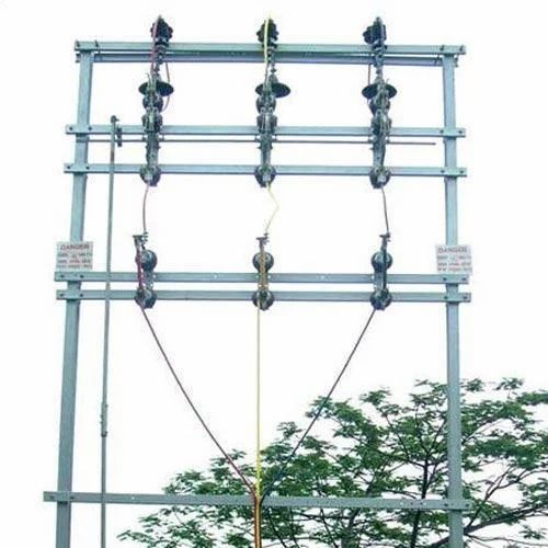 Double Pole Structure