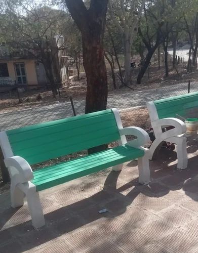 Concrete 3 Seater Rcc Bench, With Backrest