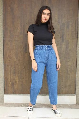 Slim ldies stratchable denim jeans with buttons, Zipper, Bottom
