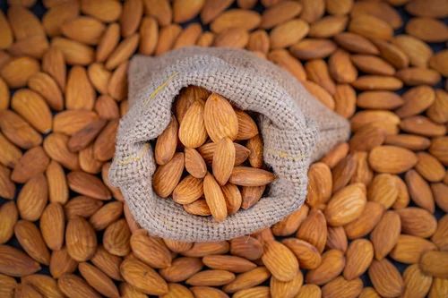 Linga Premium Almond