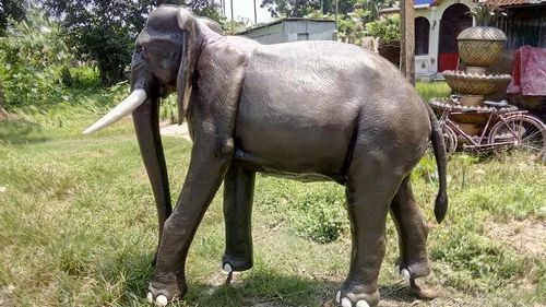 Real Life Color Fiberglass Elephant Sculpture, Usage: Exterior Decor