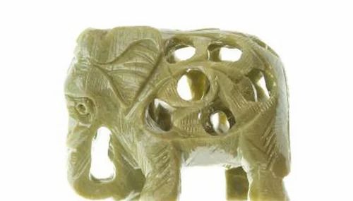 N / A Soapstone mini Carved Elephants