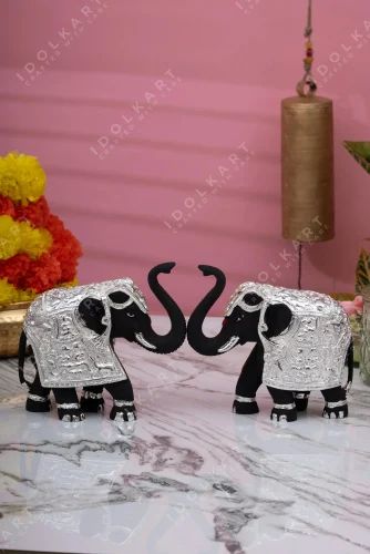 Metal Elephant with Clock Table Stand, For Interior Decor