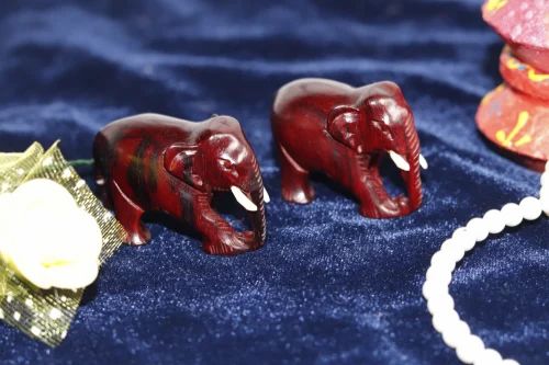 Wooden KC PRODUCTS Red Sandalwood Elephant Down Trunk with 1 inch, For Interior Decor