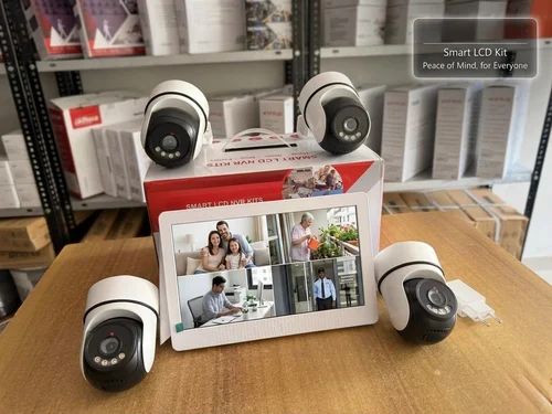 4 WIFI CAMERAS SET & SMART LCD NVR KITS ALL IN ONE
