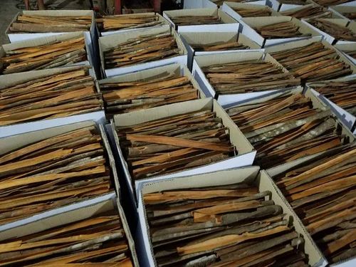 Natural Cinnamon Stick, Packaging: Packet, Grade: A Grade,B Grade