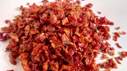 A Grade Dehydrated Red Bell Pepper Flakes, Packaging Size: 5 Kg