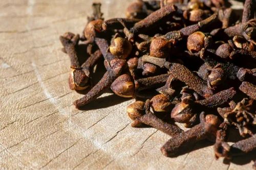 Fresh Clove Seeds, Packaging Size: 10 Kg, Packaging Type: PP Bag