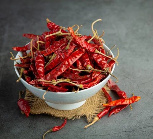 334 (S10) Loose Organic Red Chilli, Whole with Stem