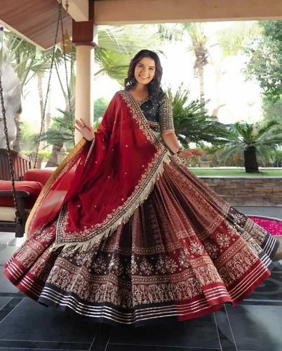 Lehenga Ynf Muslin Cotton Navratri Wholesale Designer Mirror Work Lehenga Manufacturer