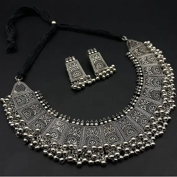 Metal and Artificial Necklaces