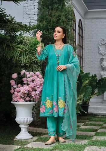 Exclusve Mul Chanderi Viscose With Applique Work Kurti Pant And Dupatta