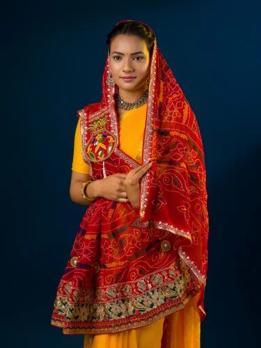 Red Georgette Marwardi Broach Stole