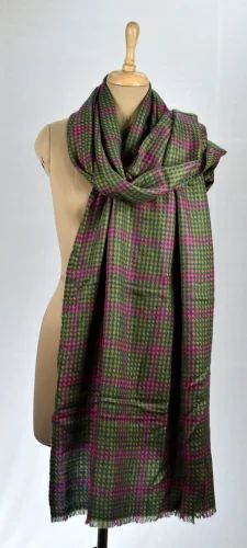 Check Winter Stoles