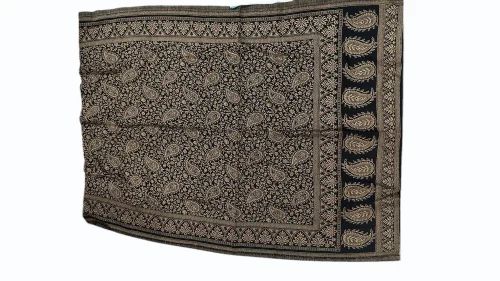 Pattern: Embroidered Poly Wool Stole