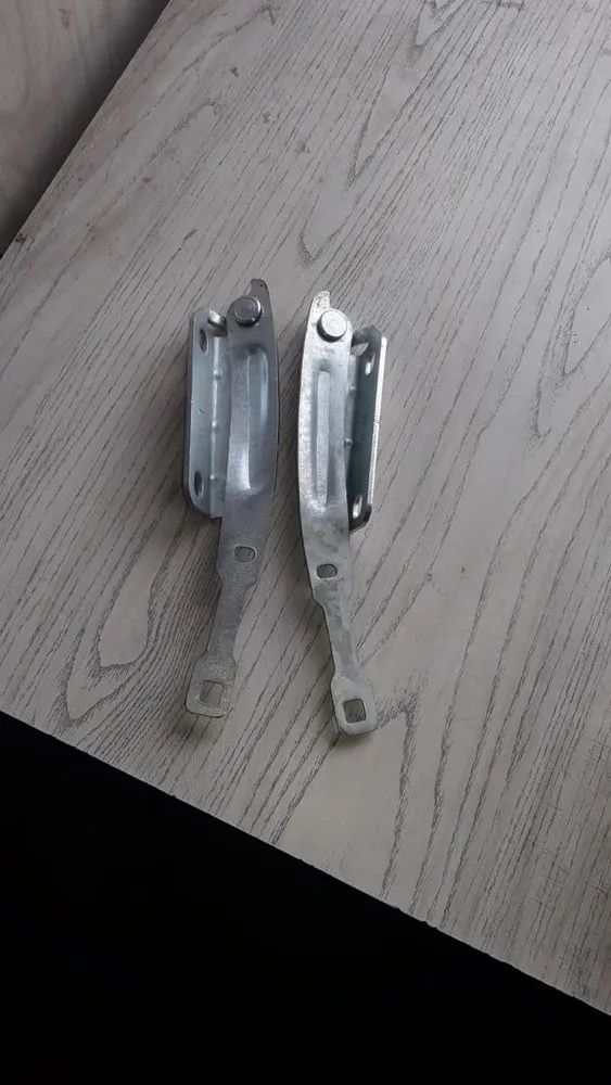 Renault Duster Bonnet Hinges