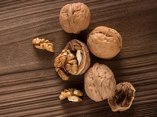 California Walnut Kernels
