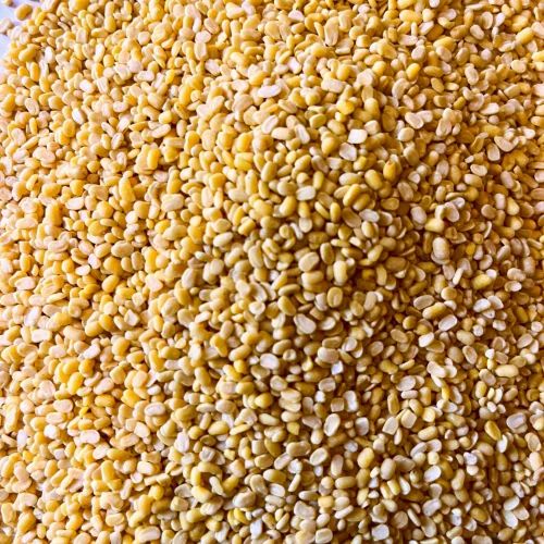 Yellowish Brown Moth Pulses Sabut (Whole, Small Grain, Natural, Unpolished) - 30 kg