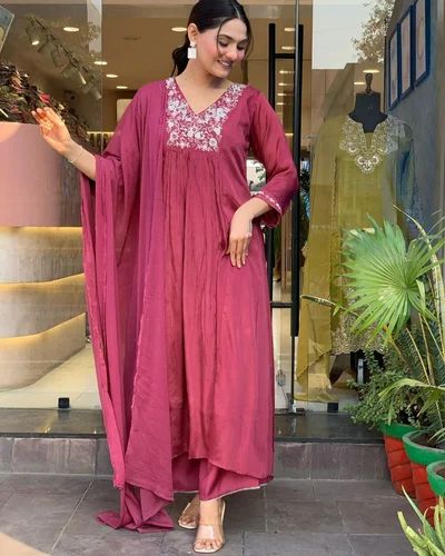 New Arrival Diwali Festive Special Low Price V Neck kurti& Pent With Dupatta For Ladies
