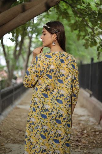 Half Sleeve Ladies Readymade Ethnic Kurtis, FREE SIZE